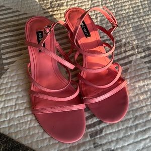 Nine West - Bright pink kitten heel - Size 8